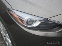 mazda3-gt-grand-tour-headlight