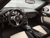 porsche-911-turbo-s-cabriolet-interior
