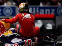 ‪Formula1 singapore Grand Prix 2013- Webber ride on Alonso's ferrari.mp4