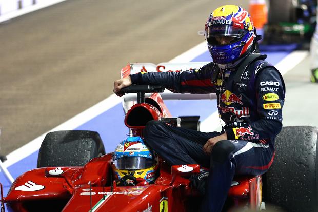 ‪Formula1 singapore Grand Prix 2013- Webber ride on Alonso's ferrari.mp4